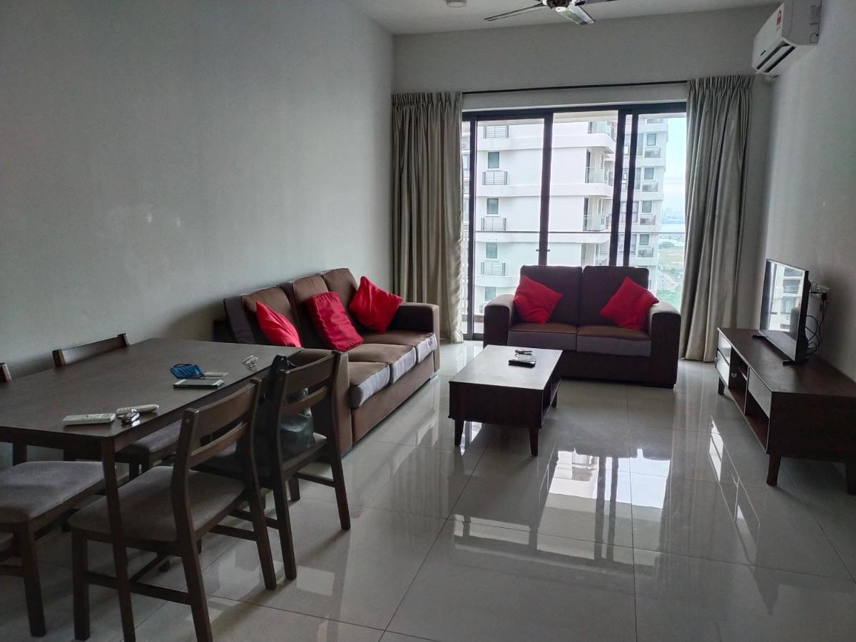 Rainbow Homestay Johor Bahru Exterior photo